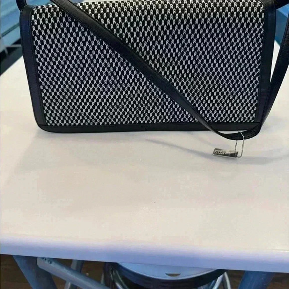 The Sak black shoulder back with woven black and white front. NEW - Picture 2 of 16